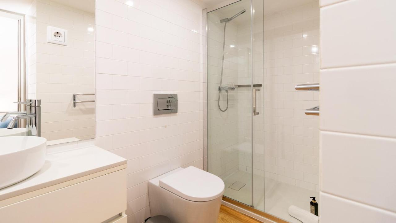 Central Stunning Duplex W/ Patio By Lovelystay OOporto Esterno foto